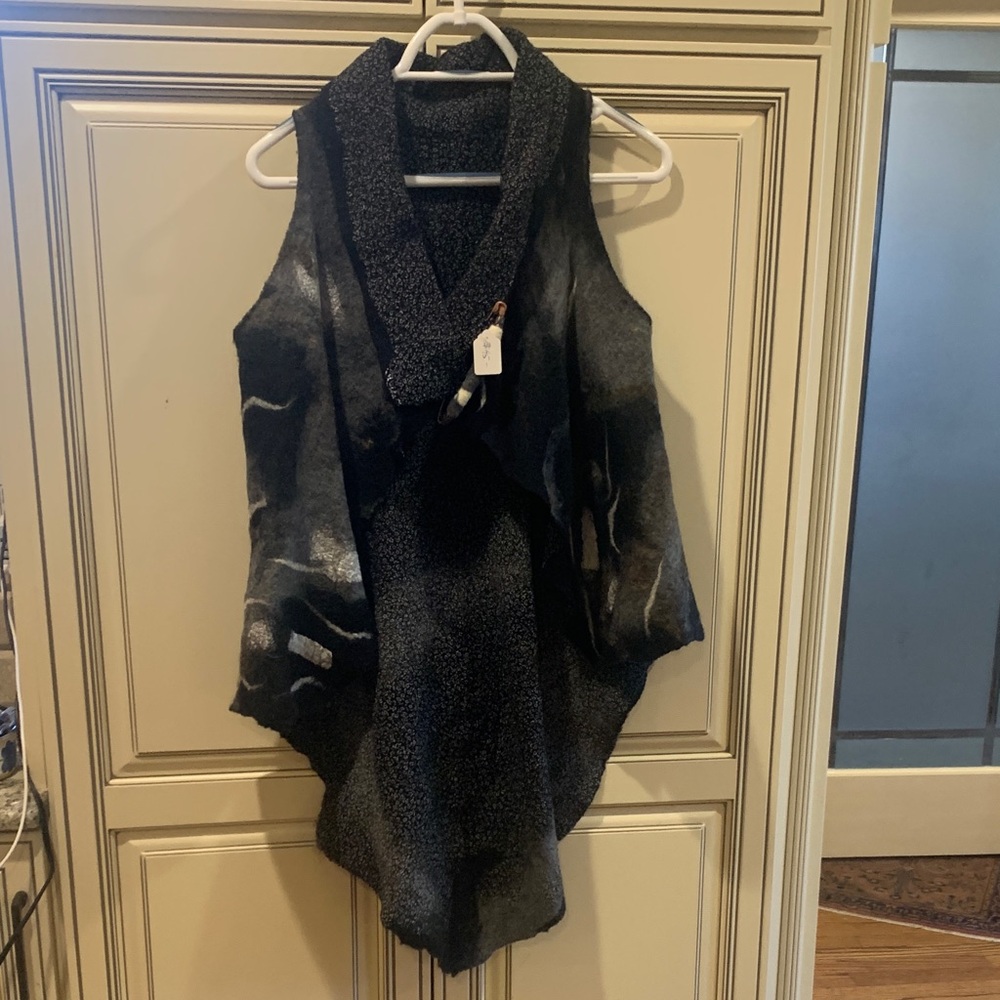 Stylish Black and Gray Sleeveless Vest